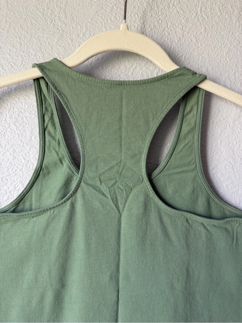 Patagonia Women's Green Logo Racerback Tank, 100% Cotton. EUC. Medium. - Picture 5 of 8